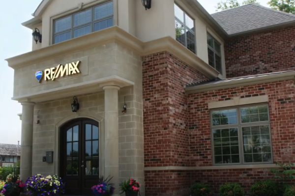 real estate agent lake bluff